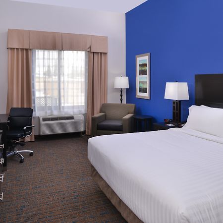 Holiday Inn Express & Suites Bakersfield Airport By Ihg Exterior photo