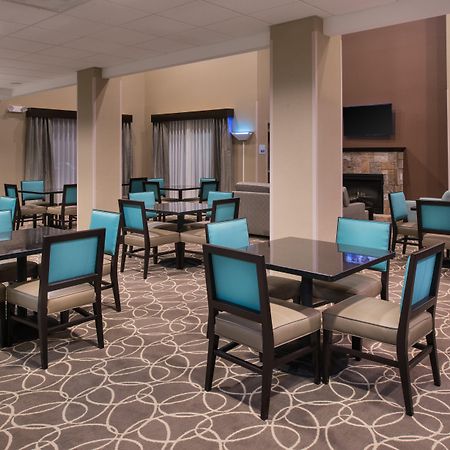 Holiday Inn Express & Suites Bakersfield Airport By Ihg Exterior photo
