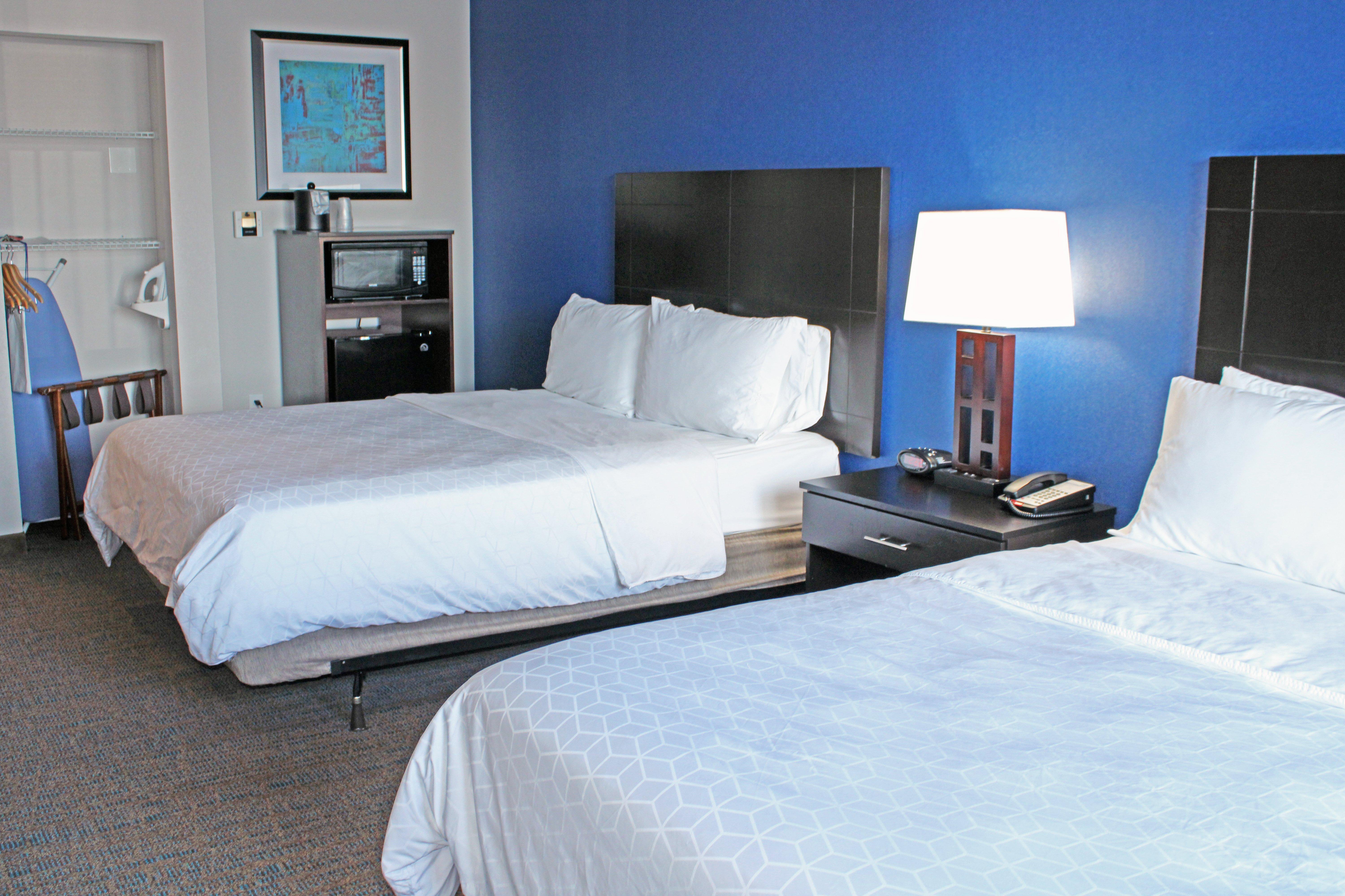Holiday Inn Express & Suites Bakersfield Airport By Ihg Exterior photo