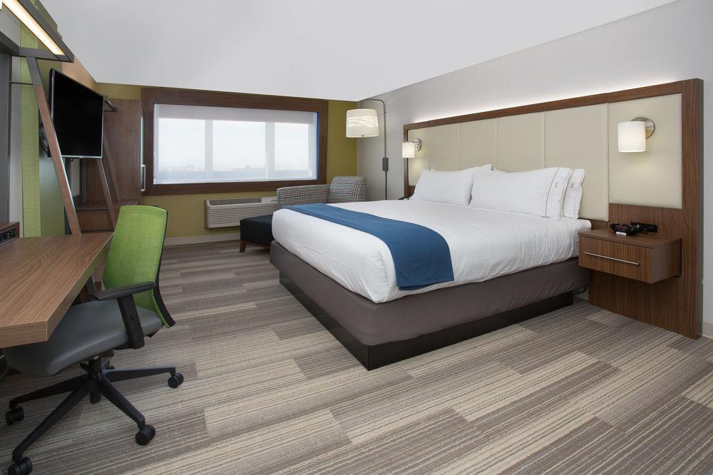 Holiday Inn Express & Suites Bakersfield Airport By Ihg Exterior photo