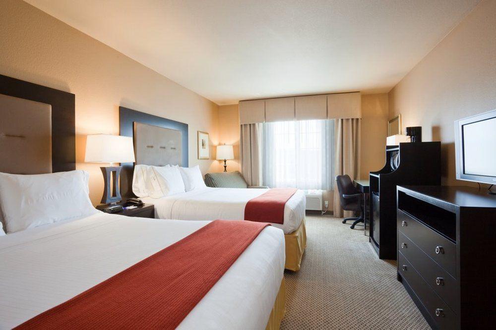 Holiday Inn Express & Suites Bakersfield Airport By Ihg Exterior photo